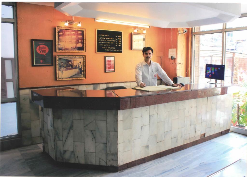 Hotel Mansarover International Haridwār Buitenkant foto