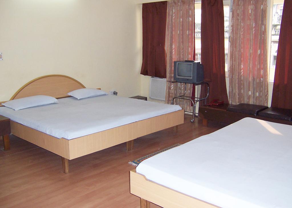 Hotel Mansarover International Haridwār Buitenkant foto